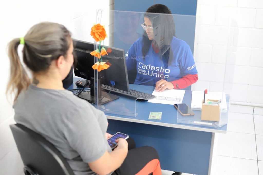 prefeitura-realiza-mutirao-cadastral-no-cras-calmon-viana