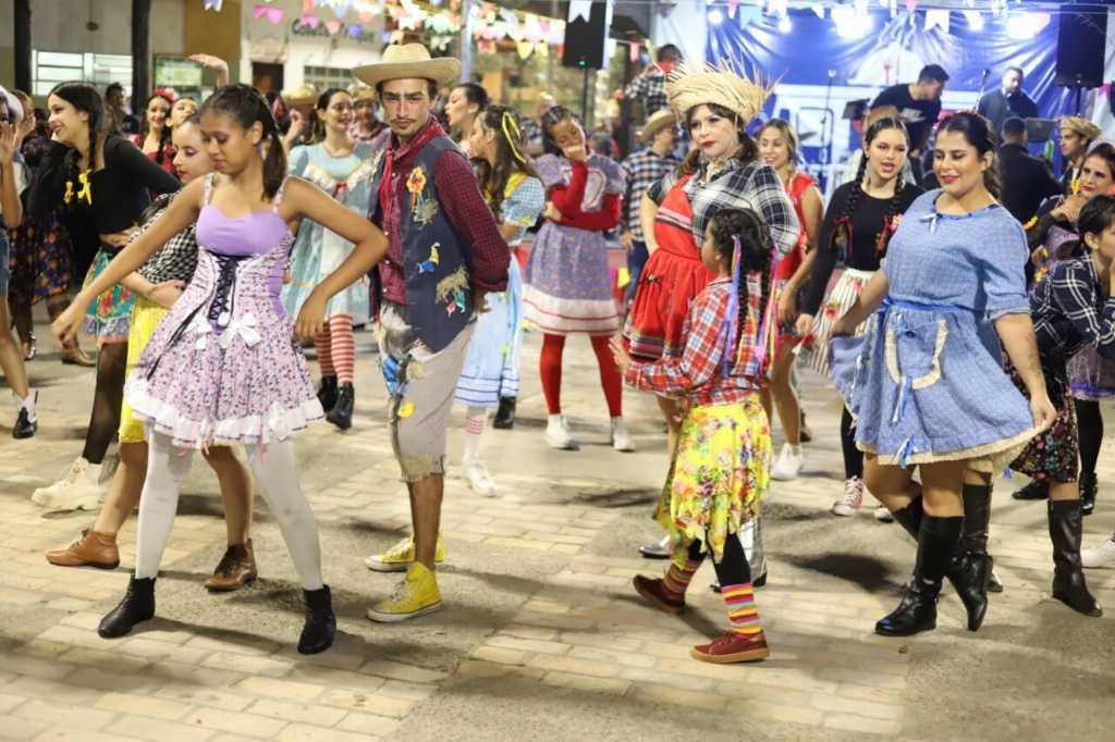 tradicional-festa-junina-na-praca-da-biblia-comeca-dia-14