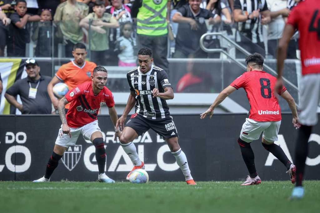 atletico-go-sai-na-frente,-mas-atletico-mg-busca-empate-em-casa