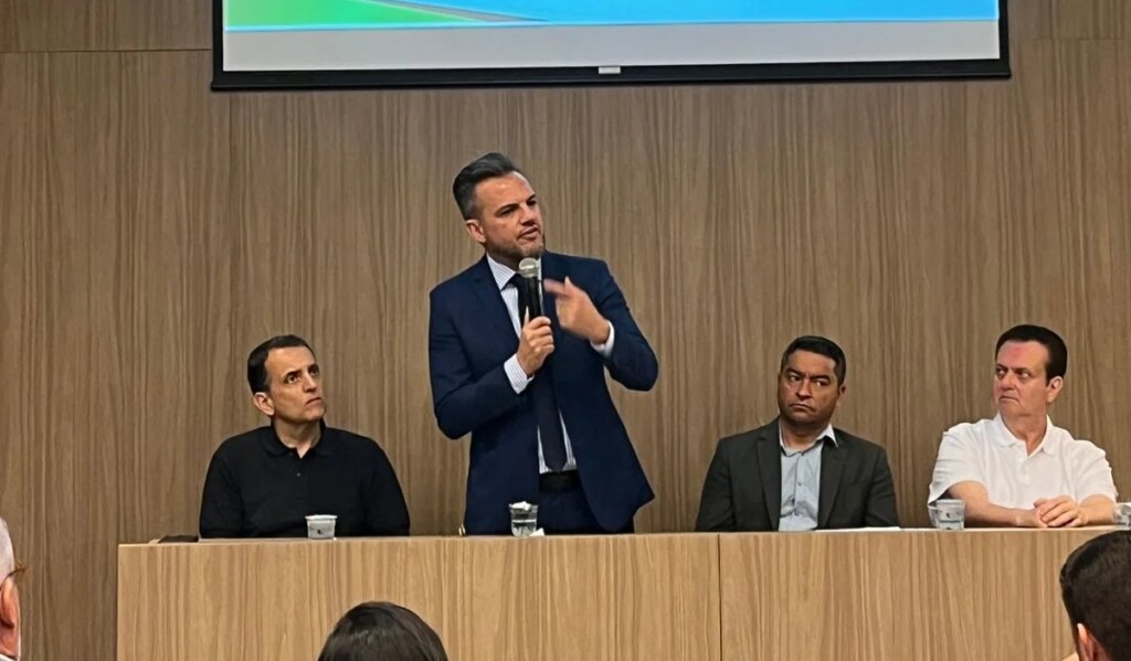 prefeito-de-itaquaquecetuba,-eduardo-boigues-e-eleito-presidente-do-condemat+