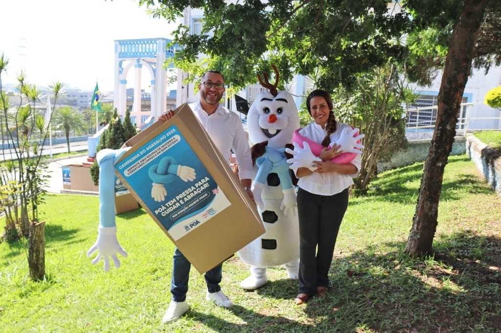 prefeito-e-primeira-dama-lancam-campanha-do-agasalho-2025-em-poa