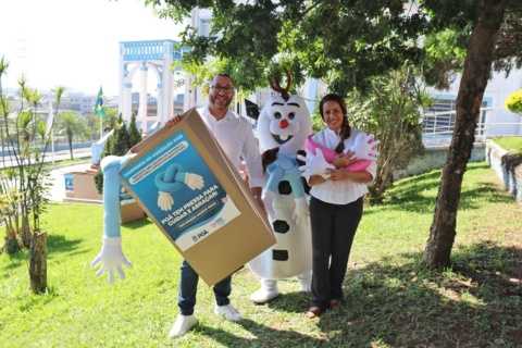 prefeito-e-primeira-dama-lancam-campanha-do-agasalho-2025-em-poa