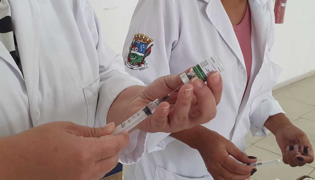 poa-amplia-vacinacao-contra-a-gripe-para-toda-a-populacao-a-partir-dos-seis-meses-de-idade