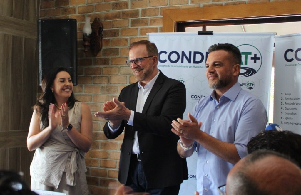 prefeito-de-aruja,-luis-camargo,-e-eleito-presidente-do-condemat+-em-2026