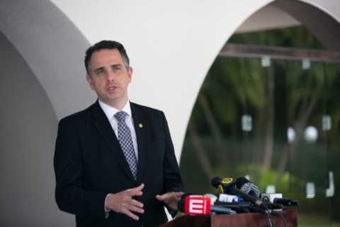 cotado-ao-governo-de-minas-gerais,-rodrigo-pacheco-se-filia-ao-psb
