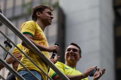 nikolas-“concorda”-com-flavio-bolsonaro-em-post-apos-treta-com-eduardo