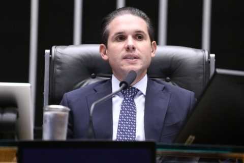 motta-deve-anunciar-comissao-especial-sobre-a-escala-6×1-nesta-4a